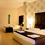 Ayvalik Beach Hotel فندق 3*