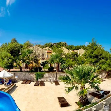 Отель Ayvalik Beach Hotel 3*