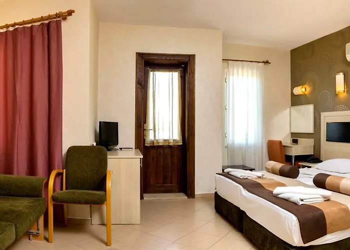 Ayvalik Beach Hotel מלון Ayvalı