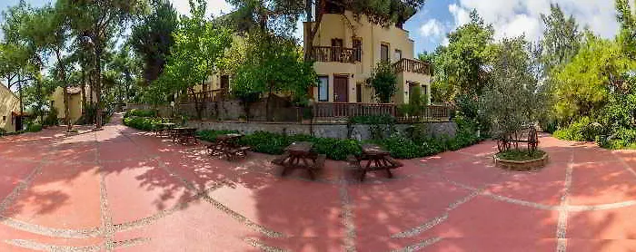 Ayvalik Beach Hotel מלון Ayvalı