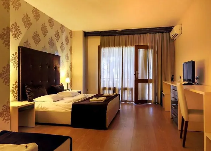 Ayvalik Beach Hotel מלון Ayvalı